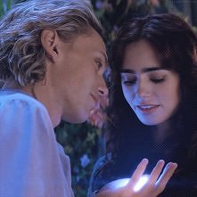 Życie jest książką i istnieje tysiące stron, których jeszcze nie przeczytałem.