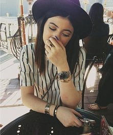 kjuhghjk