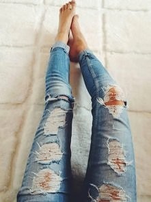 Podarte jeansy. kocham, kocham, kocham, kocham... <3