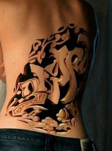 Mega tatuaż wycinanka