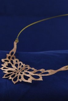 Ażur w formie jako-takiej kolii oczywiście z miedzi :)