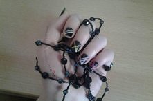 Paski na paznokciach inaczej, mojego autorstwa. jesli jesteście ciekawi jak je wykonać, zapraszam na moj blog  perfectionistic-girl.blogspot.com