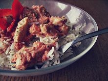 Kurczak w sosie jogurtowo pomidorowym