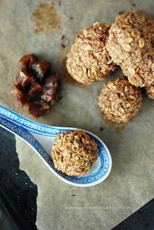 Owsiane kulki z daktylami