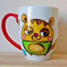 Kubek ręcznie malowany według autorskiego projektu. Wykonany z wysokiej jakości białej porcelany (pojemność około 350ML) Trwała technika zdobienia umożliwia mycie go w zmywarce....