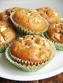 Muffiny cynamonowe z jabłkami

kładniki (12 sztuk):
1 szklanka mąki pszennej
1 szklanka mąki pszennej pełnoziarnistej
0,5 szklanki cukru
0,5 łyżeczki sody oczyszczonej
1 łyżeczk...