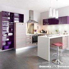 Kuchnia z elementami fioletu