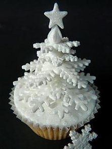 Biała choineczka z cukrowyc...