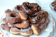 Pączki z dziurką w kształcie serduszek