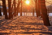 Zachód słońca w mroźny dzie...