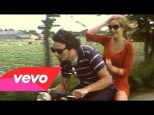 Lana Del Rey - Video Games

Pokochałam jej piosenki :)