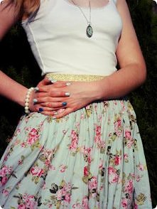 ładna delikatna spódniczka :)