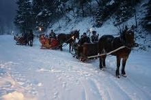 Kulig z pochodniami..