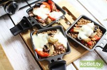 Zapiekanka z kaszą i boczkiem z raclette . przepis ;)