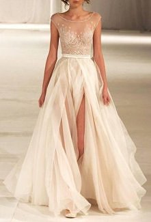 piękna, już ją widziałam kilka razy, na prawdę jest godna uwagi.