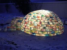 Przepiękne igloo. Zawsze, jako dziecko i nawet teraz jako duże dziecko o tym marzę :33
Normalne igloo to czyn dla mnie do nie osiągnięcia, a co dopiero takie cudo jak to *.*

It...