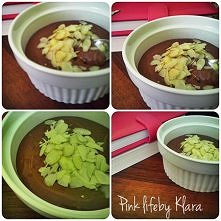 Składniki:
awokado
łyżka kakao 
łyżka cukru/miodu/stewii lub innego produktu do słodzenia
Awokado przecinamy wzdłuż, wyciągamy pestkę i wydrążamy środek. Do awokado dodajemy kak...