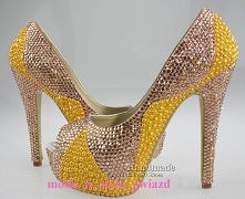 Jedyne takie prześliczne szpileczki na platformie open toe! Ręcznie wykonane połączenie kryształków z perełkami w odcieniu szampana i żółtego! Zamów swój rozmiar- zapraszam!