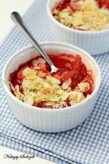 Truskawki zapiekane pod kru...