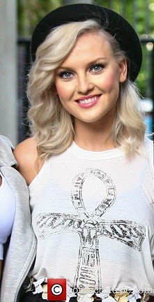 Perrie <333