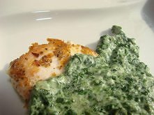 Ziołowe kotlety w sosie szpinakowym
6 kotletów drobiowych

100 g startego parmezanu

pół łyżeczki suszonej bazylii

pół łyżeczki suszonego oregano

tłuszcz do smażenia

sól, pie...