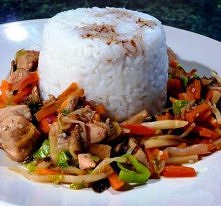 Kurczak w sosie sojowym z warzywami