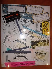 Co zrobić z biletem na koncert po koncercie? Zbieraj i opraw w antyramę! Świetna pamiątka i nie zabiera dużo miejsca.