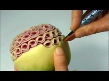 CARVING - SZTUKA ZDOBIENIA POTRAW - PIĘKNE JEDZENIE !!! 
Fruit carving : How to carve the curling elements.