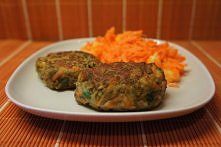 kotleciki z soczewicy zielonej

zielona soczewica
marchewka
cebula
natka pietruszki
jajko, mąka
tymianek, sól, pieprz, oliwa
surówka z marchewki:
marchewka
pomarańcza
2 łyżki ol...