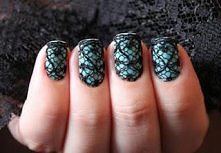 koronkowy manicure