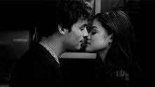 Ezria <3