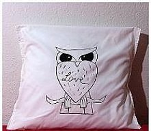 Poszewka na poduszkę rozmiar 40x40. Ręcznie malowana. Materiał 100% bawełna. Kontakt: aguzikprawda.kontakt@gmail.com