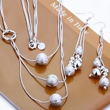 bo każda kobieta kocha biżuterię