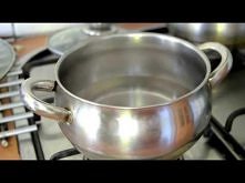 Syrop (miód majowy) z mniszka lekarskiego.