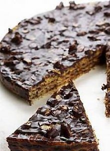 Tort waflowy Pischinger


składniki:

25 dag masła
1 łyżka cukru pudru
2 łyżki kakao
2 paczki cukru waniliowego
1 żółtko
5 dag orzechów lub migdałów
1 paczka wafli

Tort waflowy...