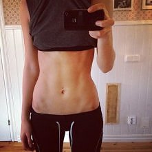 Jak myślicie, ten brzuch je...