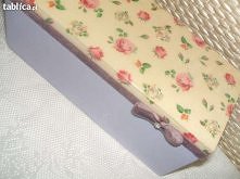 Herbaciarka w kwiatki.
Kliknij na zdjęcie.