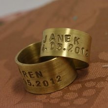 obrączki z własnym napisem