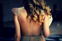 Śliczny tył sukienki:)