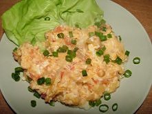 Jajecznica z pomidorami
Składniki:
2 jajka (120g)
1 cebula (50g)
1 pomidor (150g)
szczypiorek
przyprawy (sól, pieprz, przyprawa do potraw z jajek)

Przygotowanie:

Cebulę kroimy...