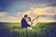 On Dał Jej 6 Róż.. Jedna Z ...