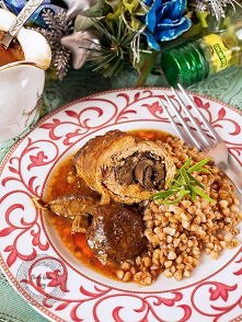 Ilość porcji: ok. 8

Składniki:

1 kg wieprzowiny (szynka, nieposzarpana łopatka)
300g grzybów
150g cebuli
100g marchwi
40ml oleju Kujawskiego ze smakiem z ziołami, czosnkowego
...