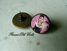 Audrey Hepburn kot papieros retro złoto mosiądz