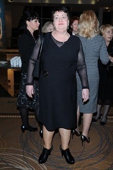 …a Henryka Krzywonos przyśni Wam się w nocy za karę. W upiornej wizji zrobi z Was kolejny plastikowy rękawek. Bardzo, bardzo obcisły.

Więcej na Moda Cafe!