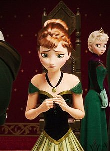 Anna & Elsa (z tyłu xd) ~ Gif