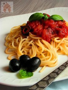 jak zrobić spaghetti z oliwkami?