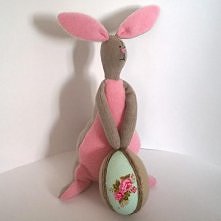 różowy królik wielkanocny w KuferArt.pl