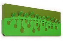 Wieszak z botanicznym motywem.