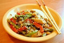 Czosnkowy Kurczak to wspaniała azjatycka potrawa, która zadowoli gusta niejednego smakosza