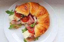 niby niezdrowe, ale jak pieknie wyglada w towarzystwie  warzyw i szynki:)